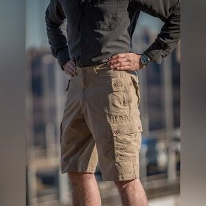 Clothing arts Tan Cargo Shorts pick pocket proof adventure travel shorts